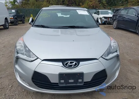 2017 Hyundai Veloster Value Edition z USA, uszkodzony, nr VIN KMHTC6AD7HU324264